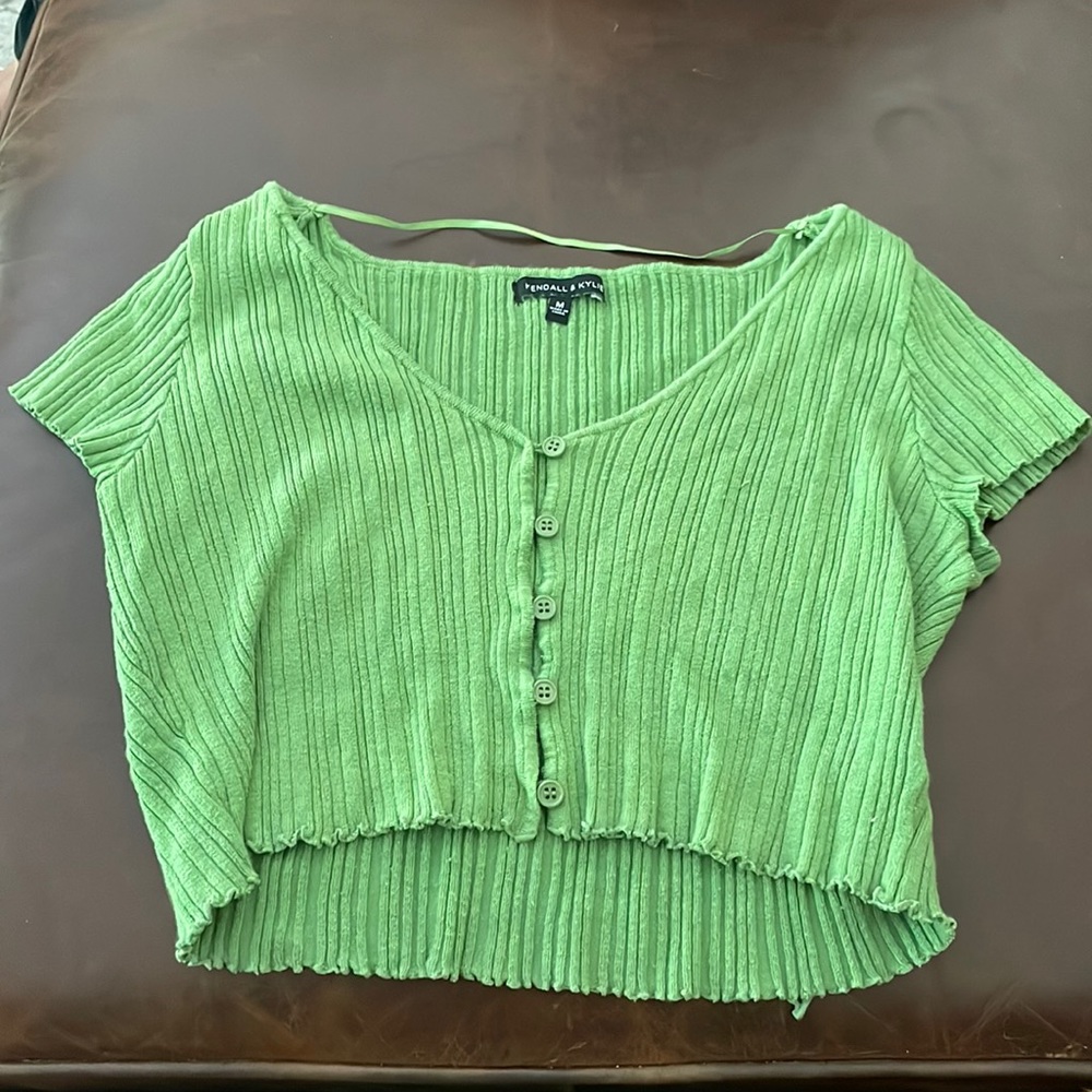 Pacsun Kendall & Kylie green short sleeve crop top. Size medium.